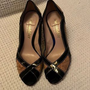 Cute peep toe pumps